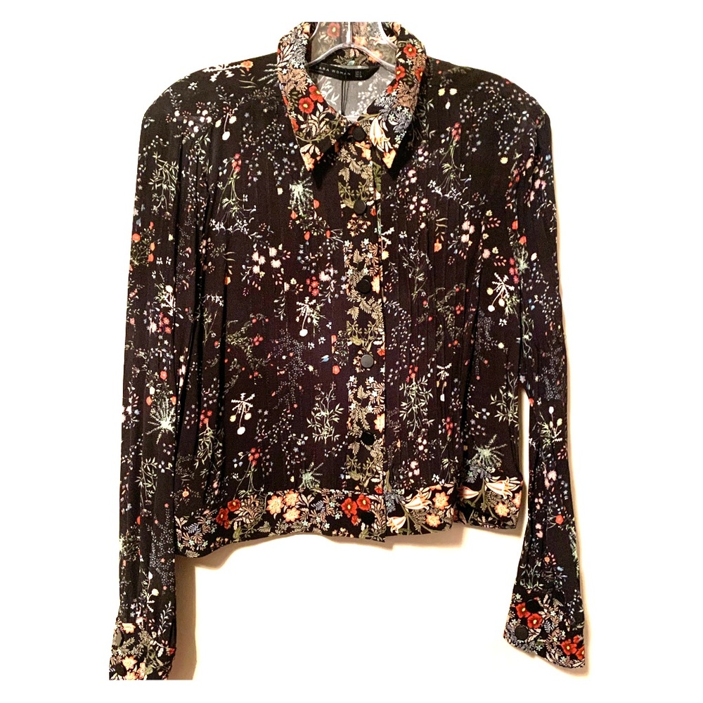 Patterned floral buttoned top blouse from Zara